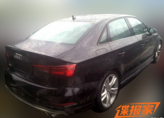 外观有调整 奥迪新款S3三厢版国内谍照