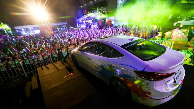 小心被撞到地上！领动ILLUMI RUN夜袭北京