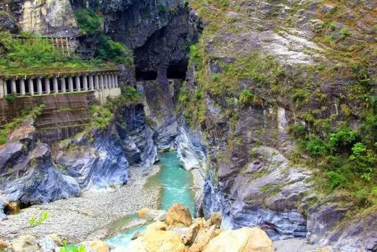 美得像天堂！自驾中国最壮美的十大峡谷