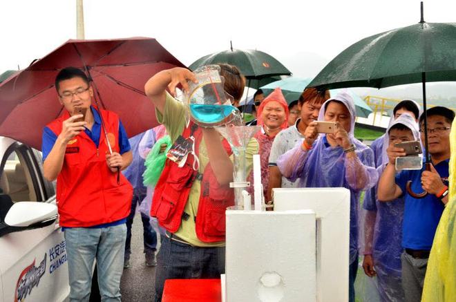 长安粉丝探班《车神驾到》  见证平民车神