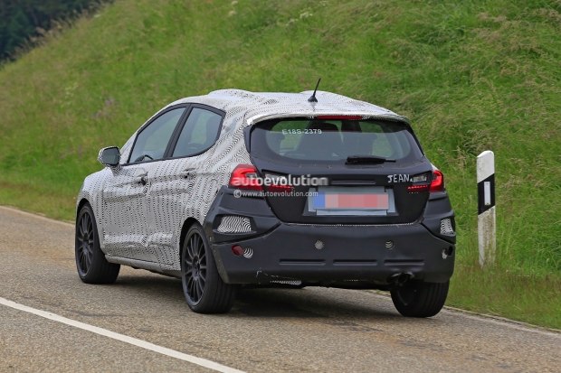 曝福特全新嘉年华ST谍照 或2018年发布  