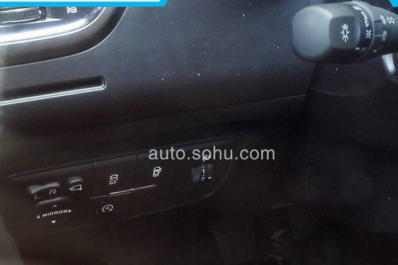 长安新款CS35内饰谍照曝光 家族化设计