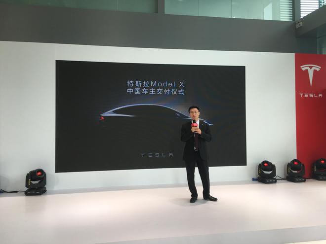 特斯拉Model X亚洲区交付:首批车主亮相