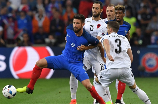 7.4：转发送新浪公仔，一起来看欧洲杯