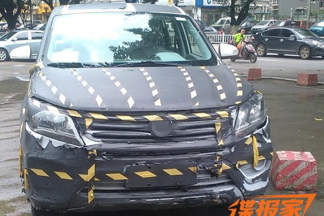 东风风行全新SUV谍照 或定名风行SX5