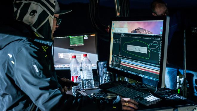 动容天地 雷克萨斯LC 500让山体随动