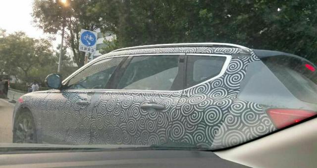 哈弗H7L在B柱之后进行了拉长处理