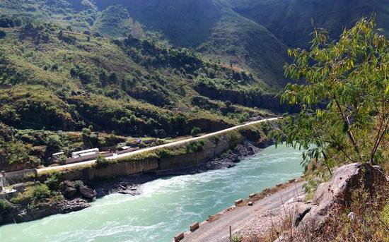 独自旅游不寂寞 自驾路上乐趣与风景共存