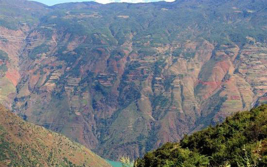 独自旅游不寂寞 自驾路上乐趣与风景共存