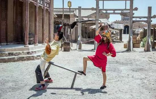 “神经侠侣”为爱自驾7千公里拍婚纱照(4)