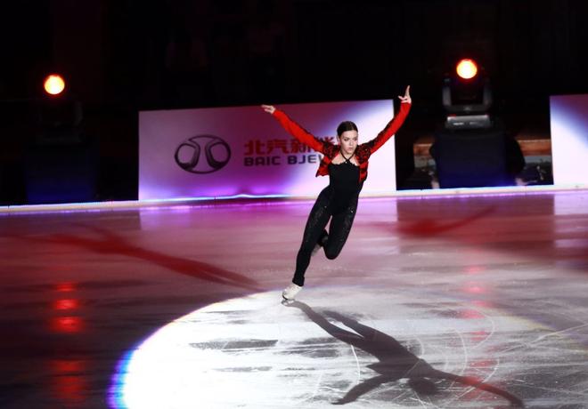 北汽新能源纯电“双子星”闪耀冰上盛典