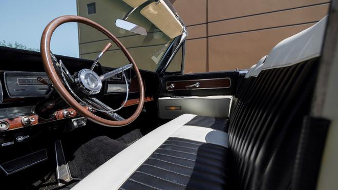 典藏 1961年款林肯Continental迎拍卖