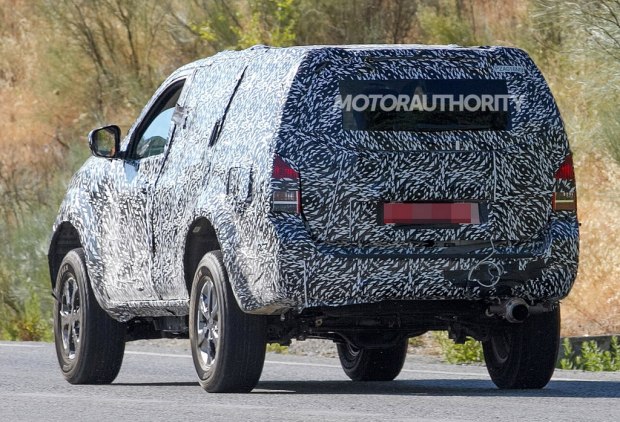 新帕拉丁同步推出？日产新硬派SUV路试