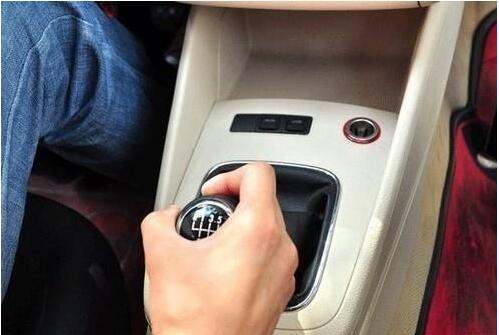 驾校教练都是骗人的 这些技巧考试完快忘掉