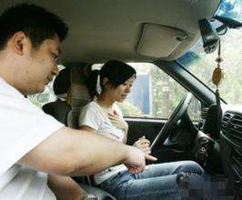 女子驾考13年终弃考 校长退学费请吃饭