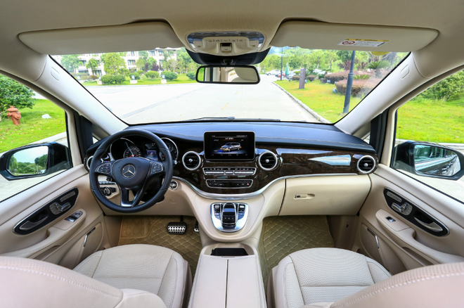 武夷山体验奔驰V级的豪华