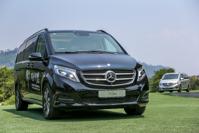 武夷山体验奔驰V级的豪华