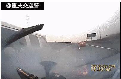 高速路上 这2种情况占用应急车道不会被罚