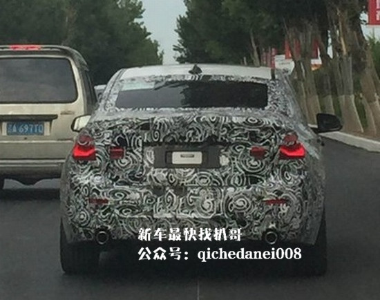 没鸡腿挡把，华晨宝马全新三厢1系谍照