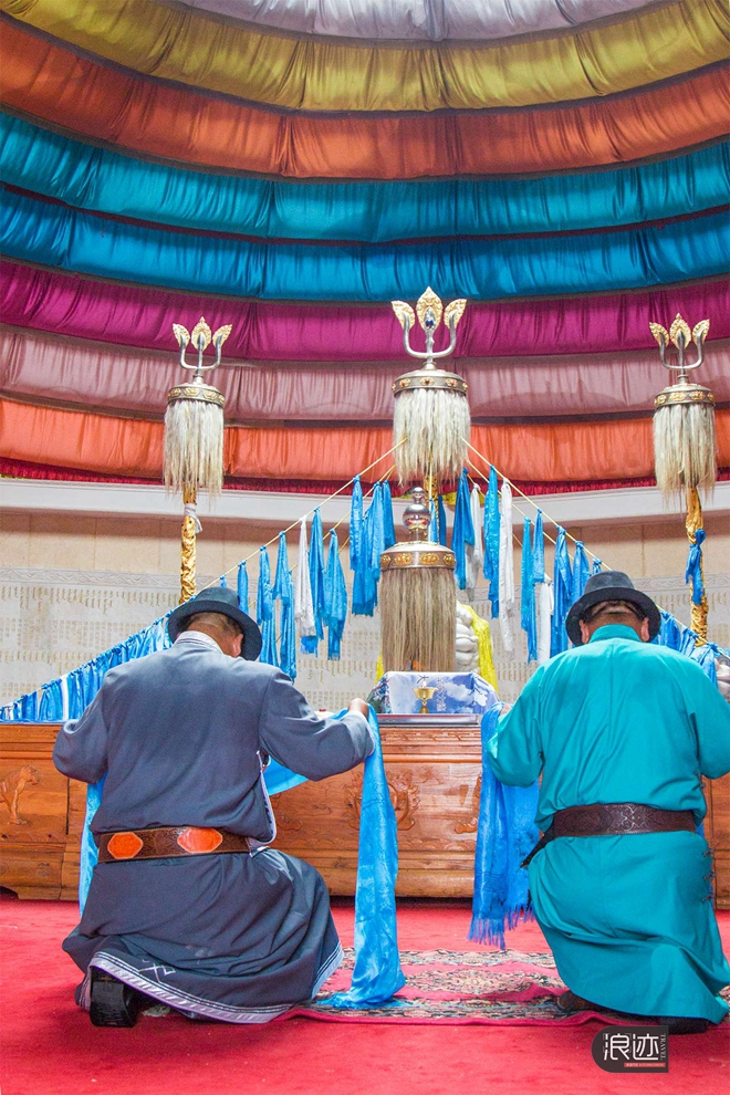 追寻内蒙之魂 自驾鄂尔多斯祭拜成吉思汗