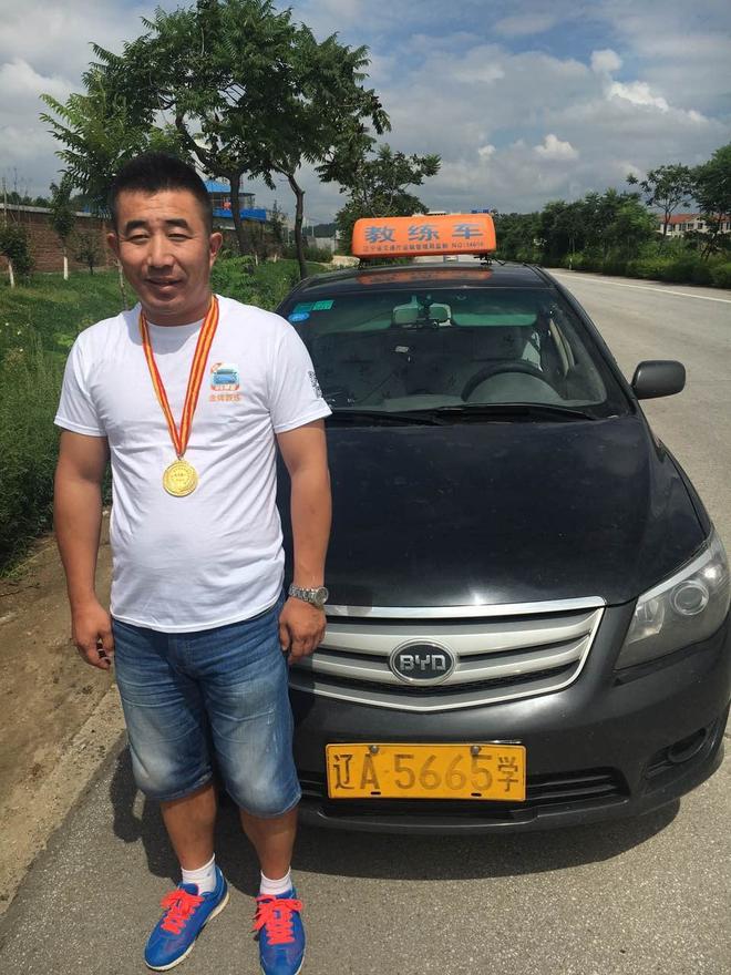 沈阳宏达驾校08分校外路教练申恩冬