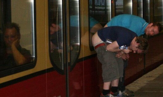 相比之下我比较喜欢旁边的这辆车