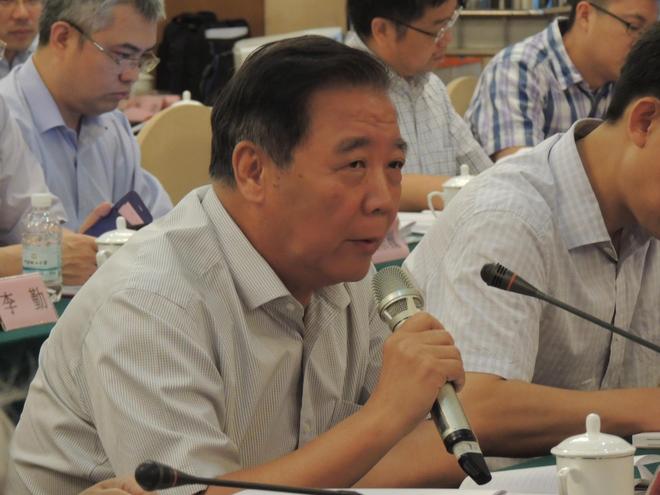 中国汽车工程学会理事长 付于武