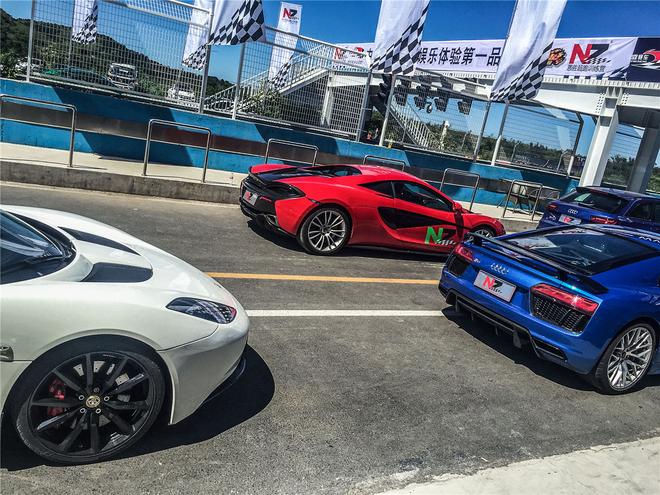 恩佐超跑训练营媒体专场赛道日开营