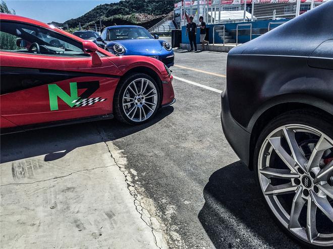 恩佐超跑训练营媒体专场赛道日开营