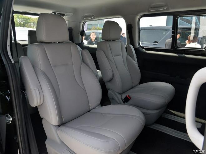 2016成都车展：江淮瑞风M4公布预售价