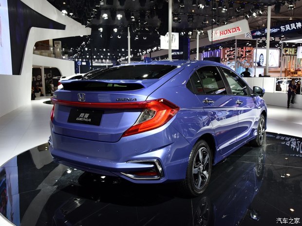 与哥瑞内饰相近 竞瑞中控屏实车图曝光 