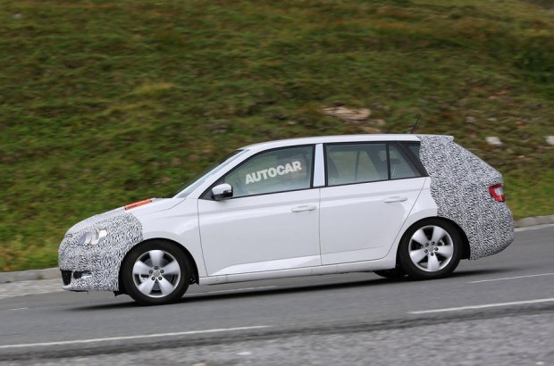 或换装1.0T发动机 新款晶锐旅行版谍照 