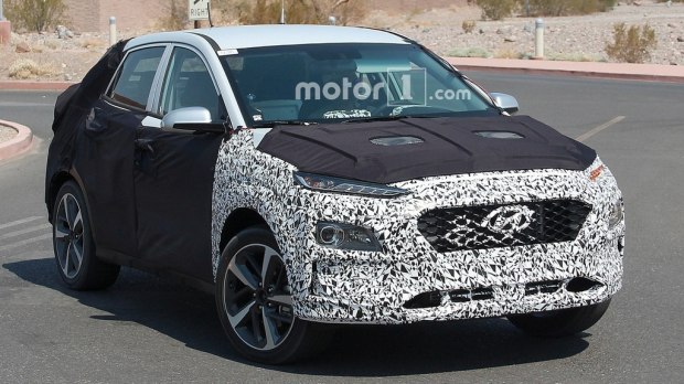 2017年发布 曝现代全新小型SUV谍照 