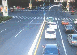 路虎轮胎炸伤的除车主还有舆论的“狗眼”