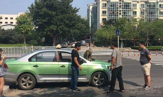 脚踏两条船的女人不能要 脚踩两辆车的？