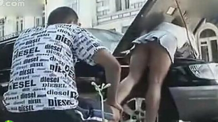 妹子 开车做这事虽然刺激但是很危险啊！