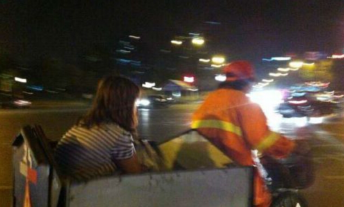 天气太热了 看完妹子们的散热方式我更热了