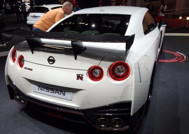 日产GT-R NISMO新款亮相2016巴黎车展