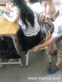 我的天！是谁的充气娃娃落在车上了？