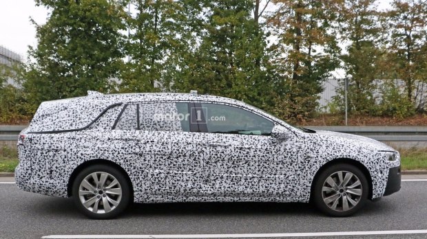 未来将换标别克 全新英速亚旅行版谍照