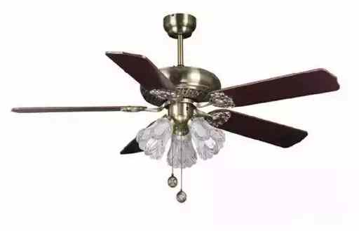 香港富豪吃午饭带四个保镖 防弹座驾护航