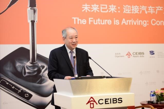 中欧国际工商学院副院长兼中方教务长张维炯教授致欢迎辞