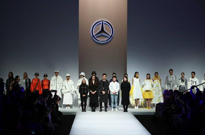 星徽熠彩.灵蕴未来 相约奔驰国际时装周