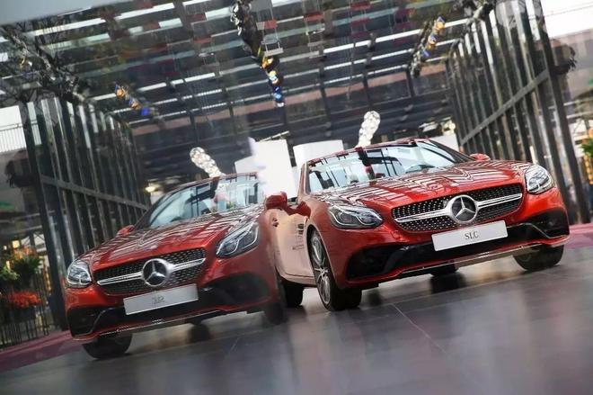 星徽熠彩.灵蕴未来 相约奔驰国际时装周