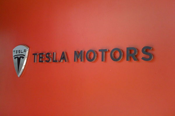 特斯拉收购SolarCity会有10亿额外收入 