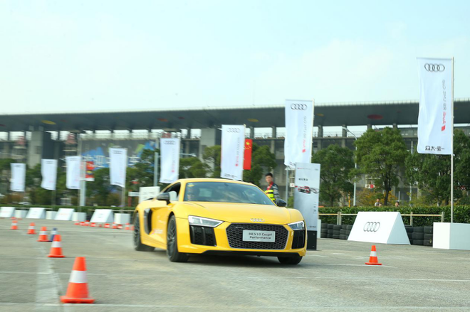 奥迪车极致动感操控魅力