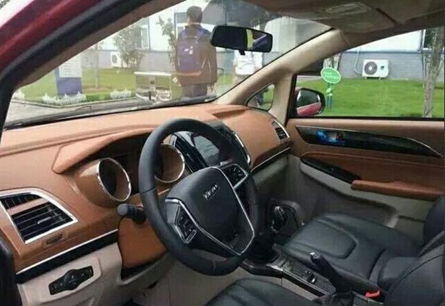 2016广州车展：力帆家用MPV轩朗正式发布