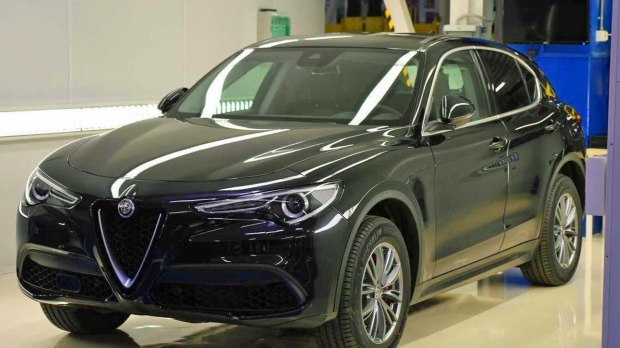 阿尔法罗密欧Stelvio普通版实车曝光