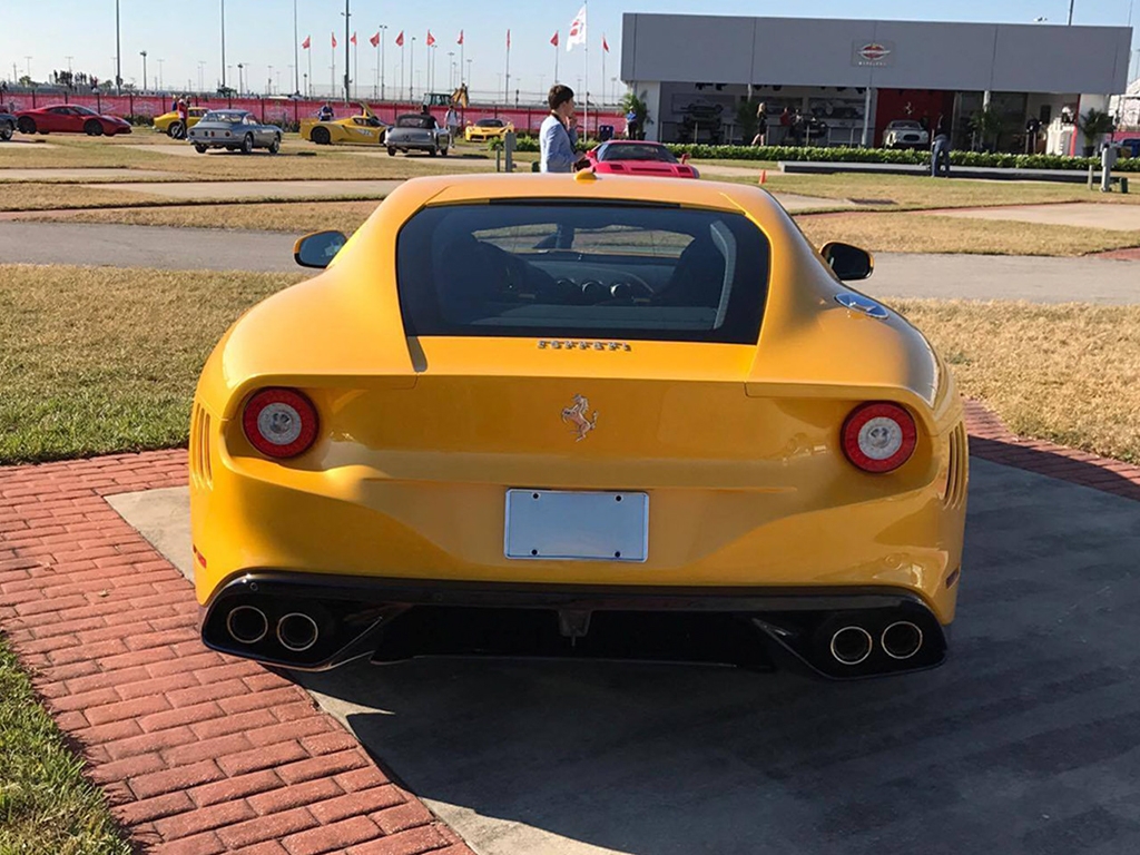 基于法拉利F12 法拉利天价定制车型曝光