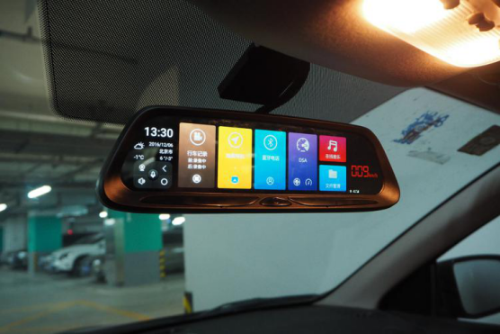 黑科技·番外篇 能跟你互撩的后视镜？